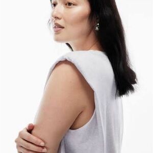 Babaton - Grey Shoulder Pad Cropped Sleeveless Top